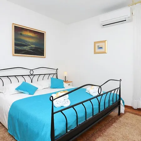Apartment Apartments With Wifi Split - 11783 *